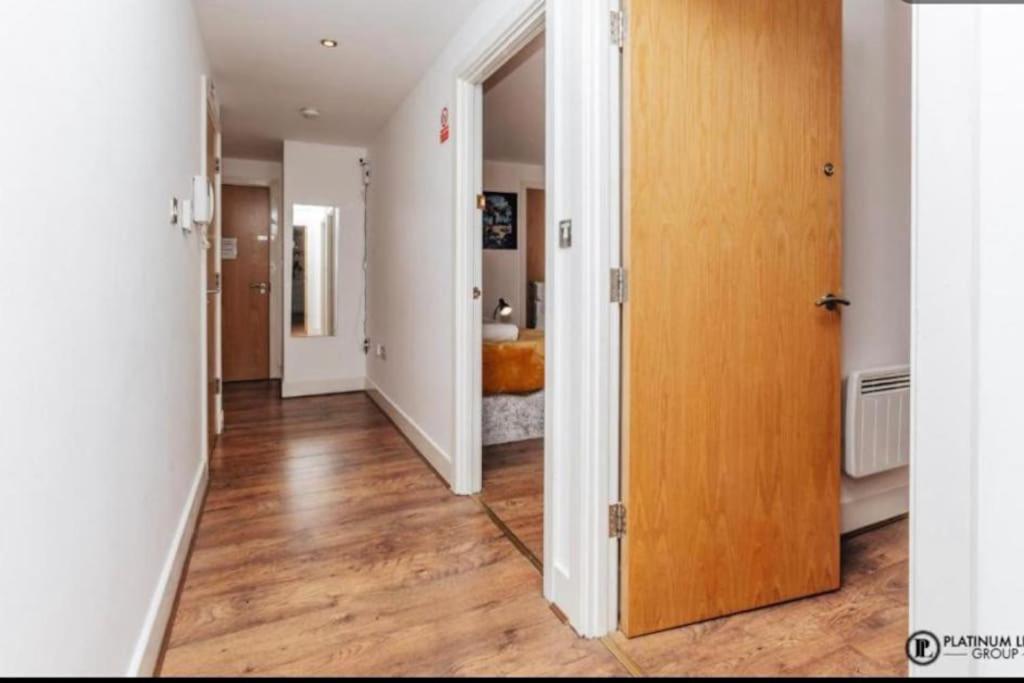 Sl Luxury 2 Bed Broad St Home バーミンガム エクステリア 写真
