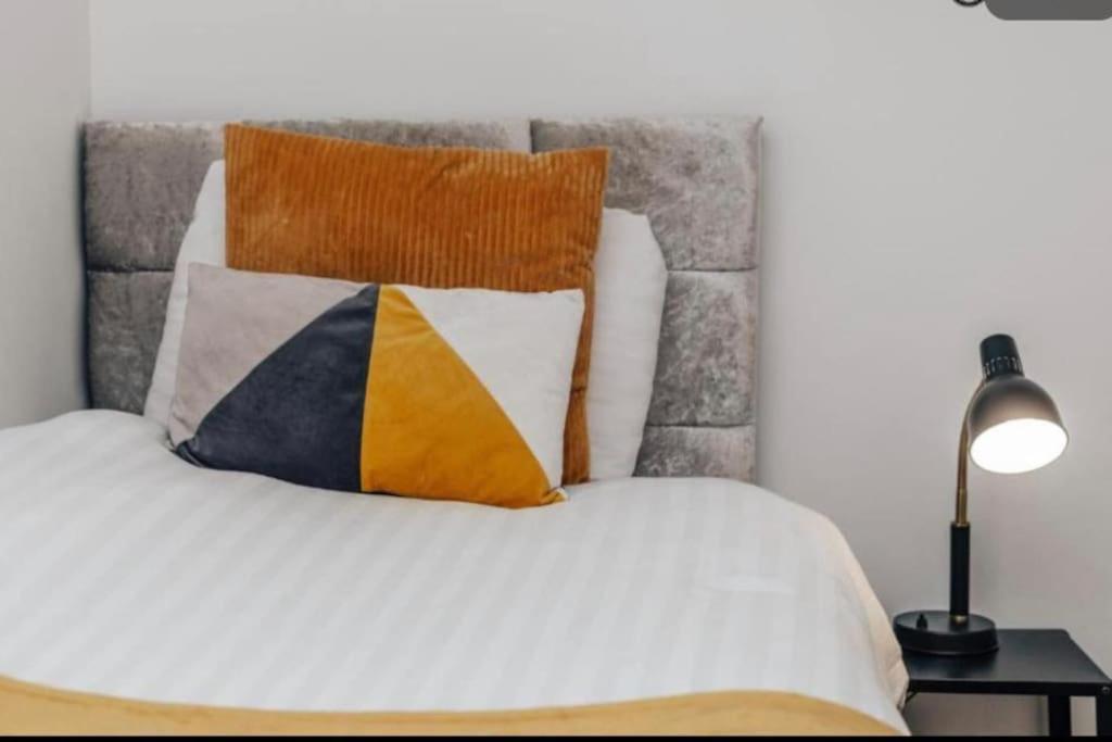 Sl Luxury 2 Bed Broad St Home バーミンガム エクステリア 写真