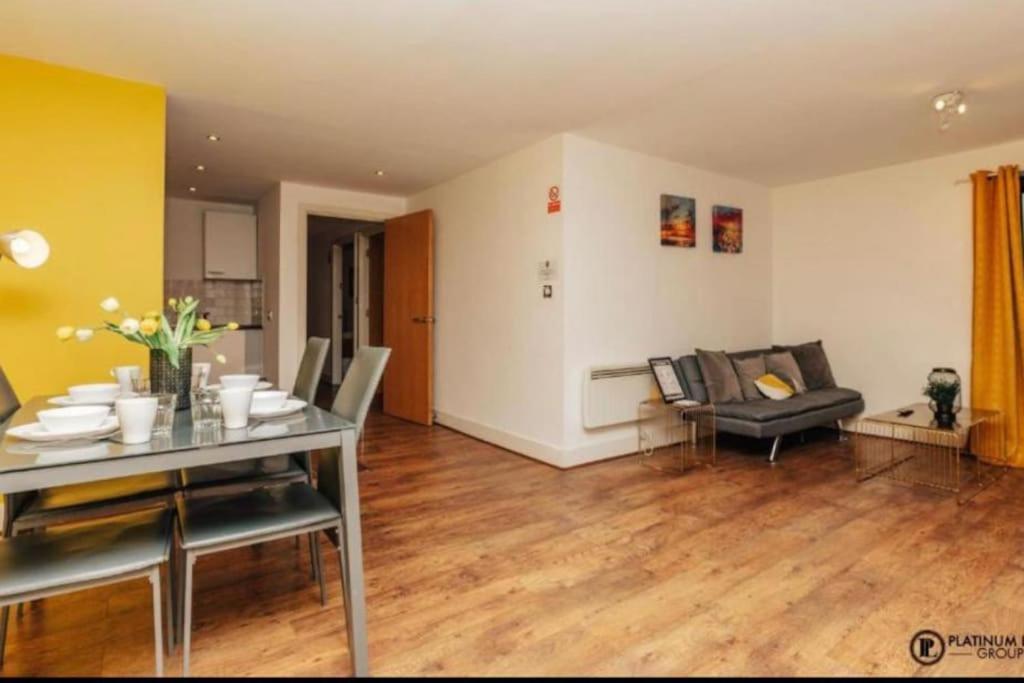 Sl Luxury 2 Bed Broad St Home バーミンガム エクステリア 写真