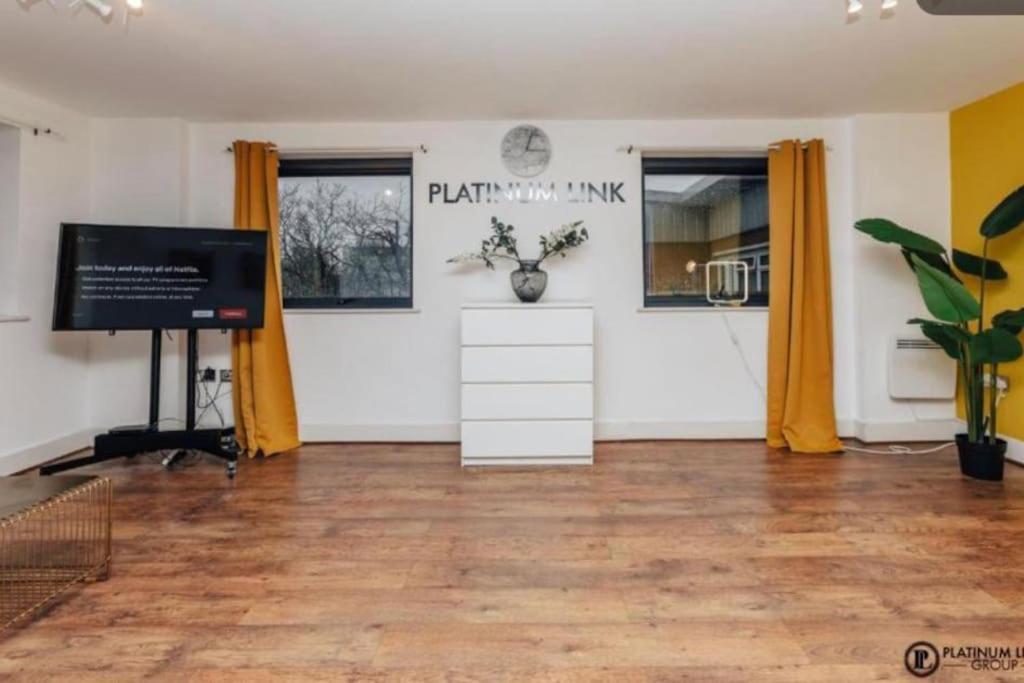 Sl Luxury 2 Bed Broad St Home バーミンガム エクステリア 写真