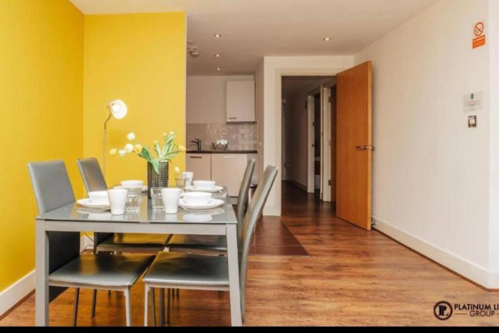 Sl Luxury 2 Bed Broad St Home バーミンガム エクステリア 写真