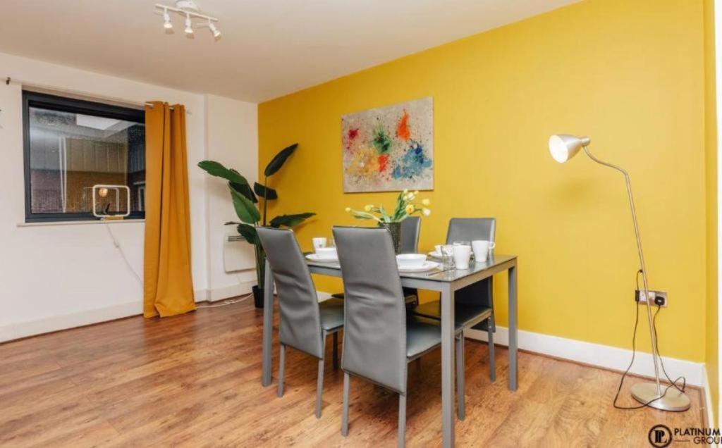 Sl Luxury 2 Bed Broad St Home バーミンガム エクステリア 写真